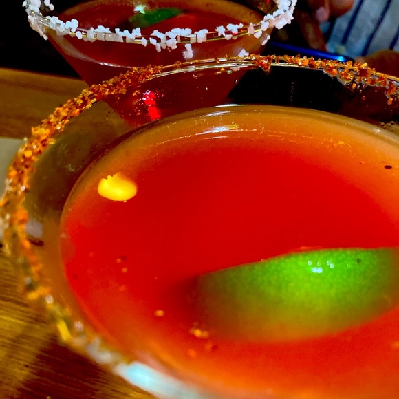 Handbags - 🍸Live Show Notifications 📣 Happy Hour 🍻 poshing.